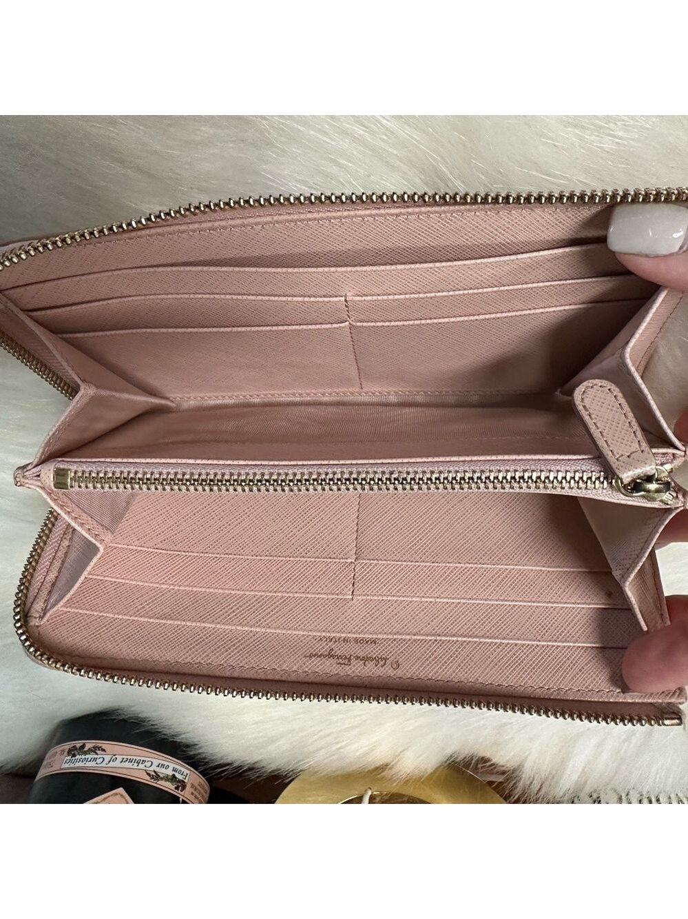 SALVATORE FERRAGAMO VARA BOW PINK LEATHER ZIP LONG WALLET MADE IN ITALY - Picture 10 of 10